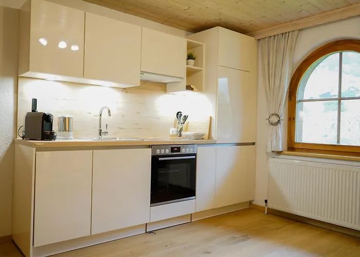 Bergblick-pettneu 公寓 *